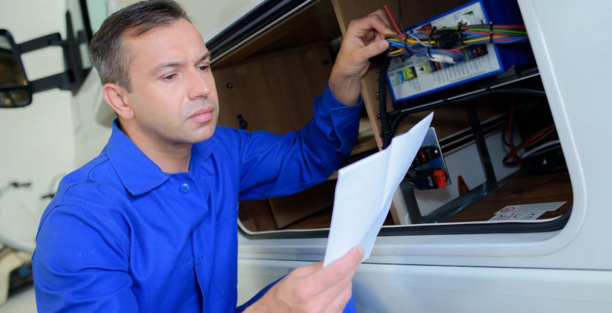 La batteria servizi camper è fondamentale perchè risponde a tutte le esigenze energetiche delle apparecchiature e dispositivi a bordo del proprio veicolo