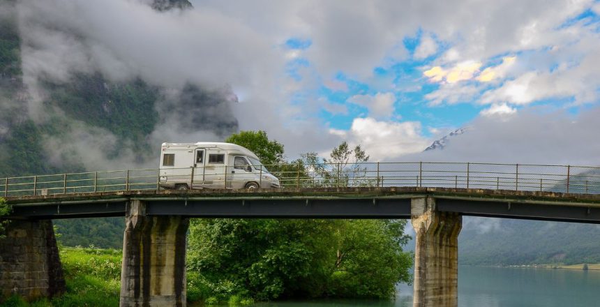 il Carado V 132 è un camper semintegrale compatto che unisce qualità, versatilità e comfort