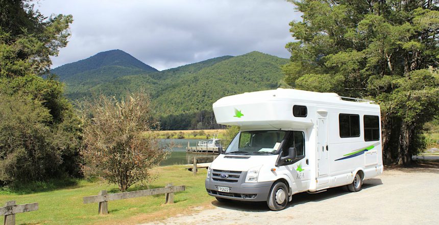 Viaggiare in camper per la prima volta può essere stressante e complicato, ma con i giusti consigli il viaggio diventa sicuramente più piacevole